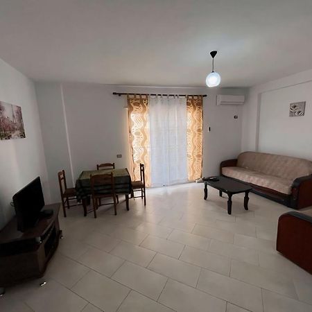 Gerald'S Central Apartments Vlorë Exterior foto