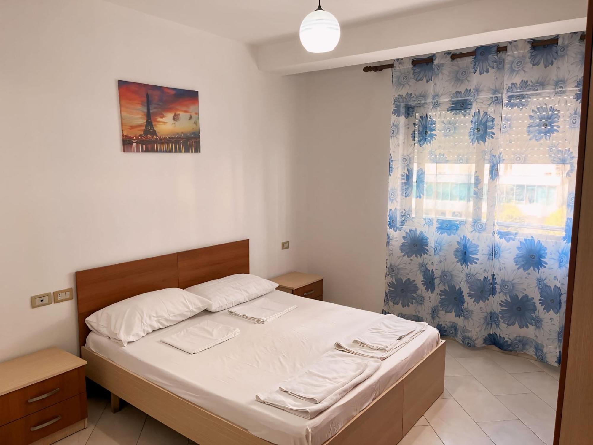 Gerald'S Central Apartments Vlorë Exterior foto